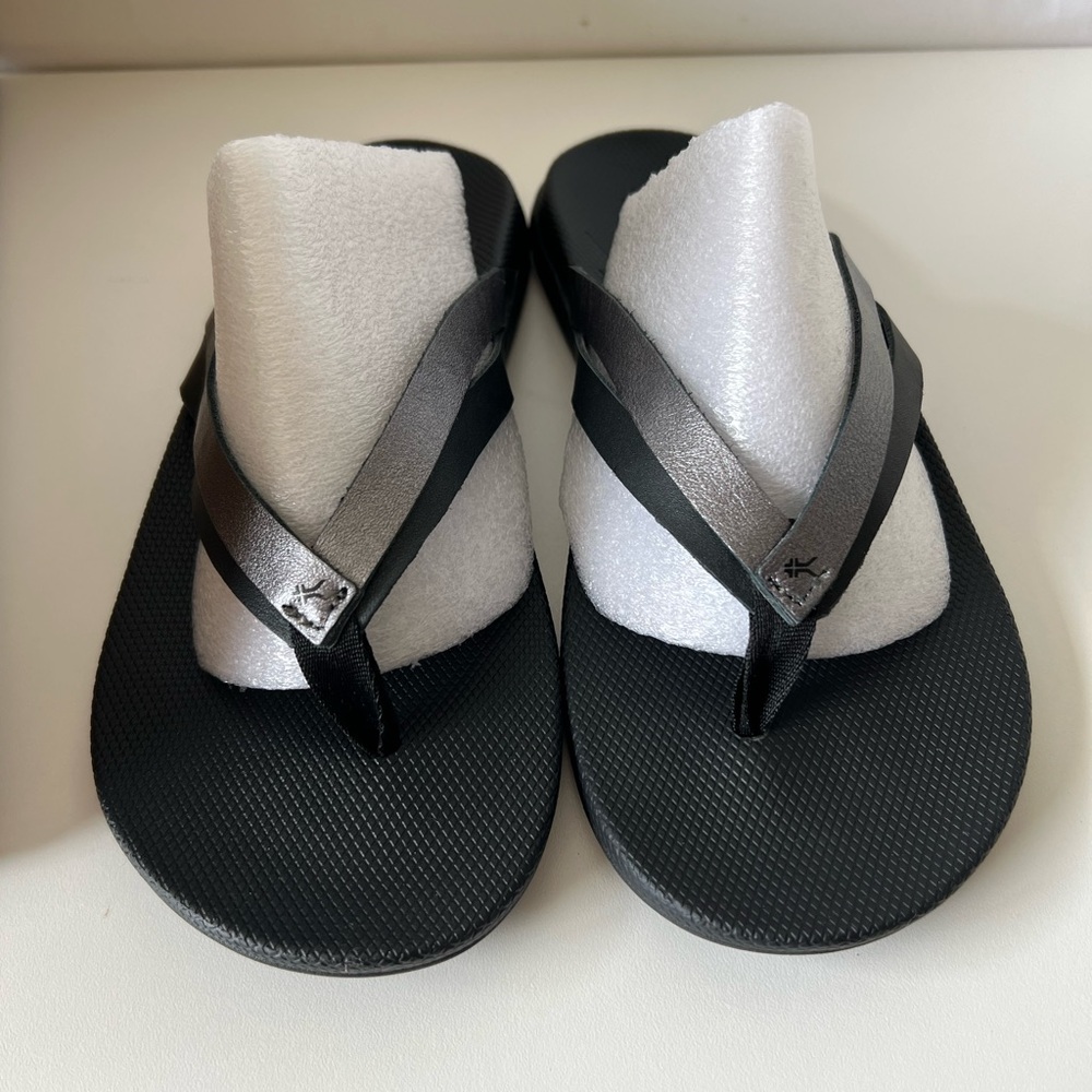 Women’s KURU Kala Sieva Metallic Flip Flops, NEW IN BOX, Size 9 - Picture 6 of 14